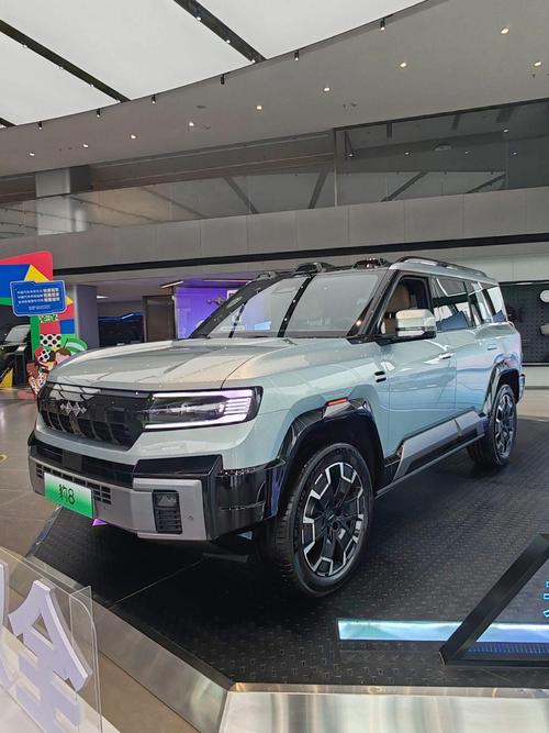 成都60比亚迪方程豹硬派越野的爆款，英菲尼迪35周年与你共成长